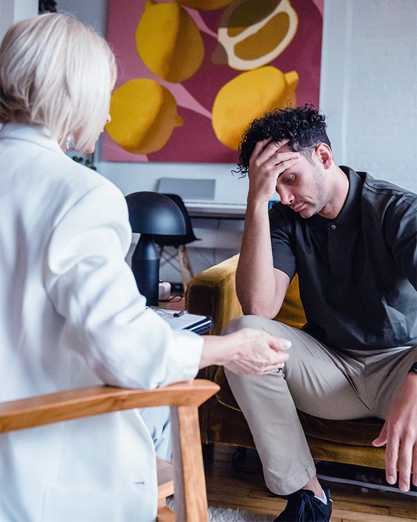 male client with mental health expert during Intensive Outpatient Program